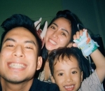 selfie bertiga