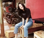 Memiliki Senyum Manis