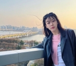 Muncul di MV Idol dan solois populer 