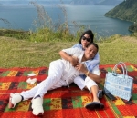 Momen Piknik Romantis