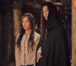 Song Joong Ki Beber Kim Ji Won Terluka Saat Syuting