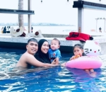 Berenang Seru Ala Siregar Family