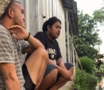 Nongkrong di Tepi Sungai