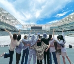 Kebersamaan di Panggung Konser California