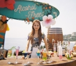 Tzuyu Dengan Vibes Tropical