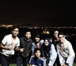 Foto Bareng Khas Anak Kuliahan