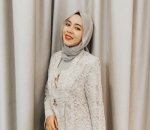 <i>Stand Out</i> Dengan Kebaya