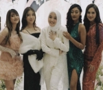 <i>Girls squad</i> 
