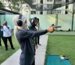 Latihan Menembak