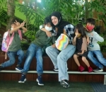 Tangguh Mengurus Empat Orang Anak