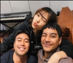 Akrab Dengan Sesama Musisi
