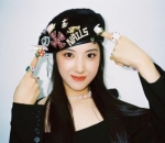 <i>Charming</i> Dengan <i>Beret Hat</i>