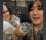 Ify Review Souvenir Bikin Ngakak