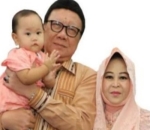 Momen Manis Bersama Cucu