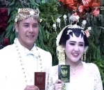 Bahagia Pamer Buku Nikah