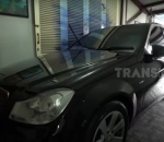 Garasi dengan Dua Mobil
