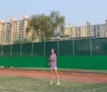 Asyik Main Tenis