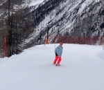 <i>Snowboarding</i>