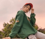 Sporty dengan Sweater dan Training