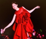 Pesona ala <i>Lady In Red</i>