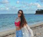 Bahagia Main di Pantai