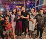 Momen Kunjungi Studio