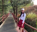 Pesona Elegan Saat Main Golf