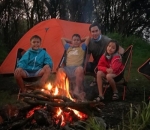 <i>Camping</i> Seru