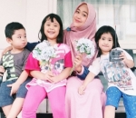 Dekat Keponakan