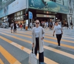 Tampilan Kasual Saat ke Hong Kong