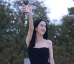 <i>Flying Kiss</i> Untuk Blink