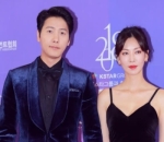 Hadiri Acara Awards