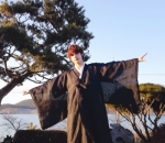 Penampilan dengan Hanbok Sederhana