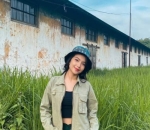 Kenakan OOTD Match di Padang Rumput