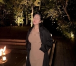 Dress Cokelat Tunjukkan Body Ramping 