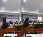Bahagia Raih Cumlaude