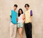 Sunmi dengan Lee Dong dan Lee Seung Dong