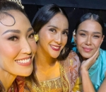 Bersama Maudy Koesnaedi cs