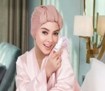 Penampilan Syahrini Nonton Konser Dicibir Salah Kostum