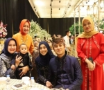 Bersama Tamu Yang Hadir