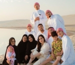Raffi-Nagita Foto Keluarga Di Qatar, Aksi Rayyanza Cipung Dipangku Pawang Cantik Bikin Gemas