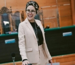 Pamer Senyum Manis di Sidang Eksepsi