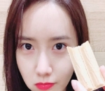 Sambil Makan Cokelat