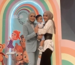 Foto Bareng Bertiga