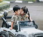 Naik Mobil Mainan