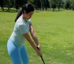 Momen Bermain Golf