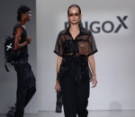 Melenggang di New York Fashion Week