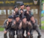 Foto Perdana di Kamp Militer