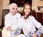 Adu Mancung Dengan Shella Saukia