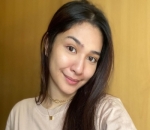 Umbar Wajah Polos Tanpa Make Up